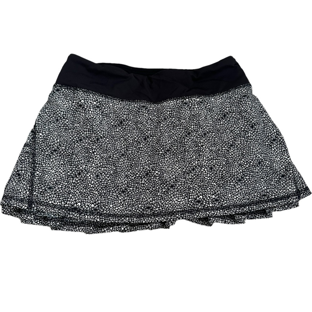 Lululemon Black and White Floral Skirt